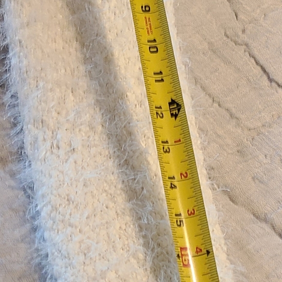 Sweater - Picture 7 of 7